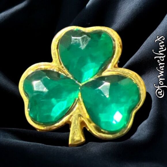 Bundle Sale 3 for $15 | Green Shamrock Gold Tone Pin - Picture 1 of 8